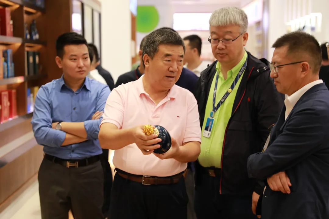 汾酒访问团一行到访ok138cn太阳集团古天乐，探索清香型白酒发展新风向